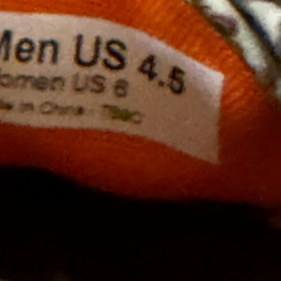 Cat pattern vans - Picture 7 of 8